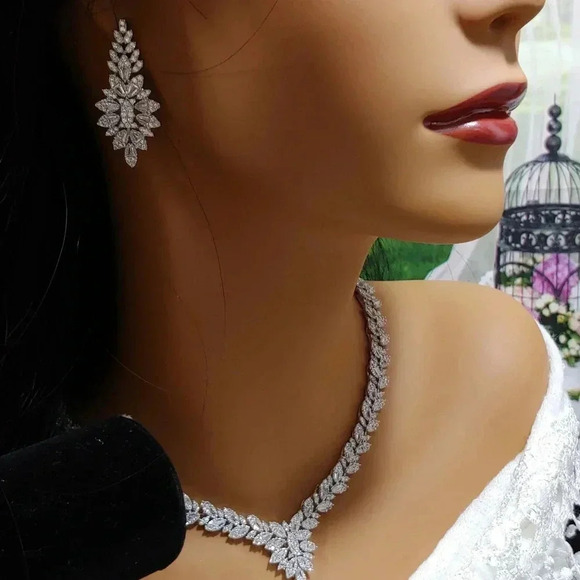 7pc Unique One-Of-A-Kind Tiara Bridal Package - Picture 5 of 12